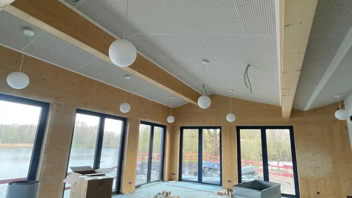 Akoestisch plafond met rigitone in Gent: maatwerk tot in de details